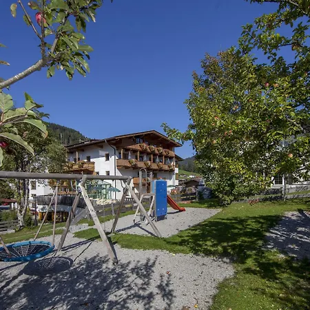 Tirolerhof - - Premium Card Im Sommer فندق
